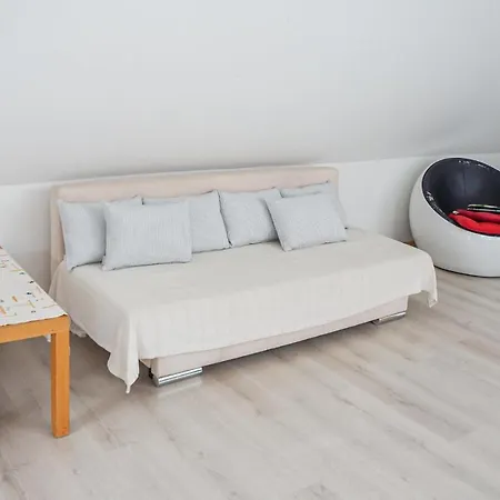 Stunning In W/ 2 Bedrooms Apartment Monoszlo